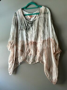 Lightweight Cream and Blush Flow Tunic Top